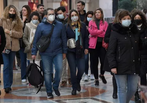 Italia aumenta las restricciones en medios de transporte para contener la covid-19