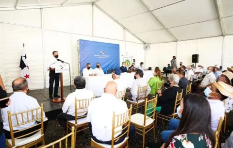 Laurentino Cortizo anuncia que jamones que se entregarán en Navidad serán de productores panameños