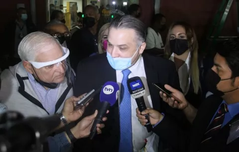 Alfredo Vallarino: 'Que vengan como quieran, que  la defensa de Ricardo Martinelli está bien parada'