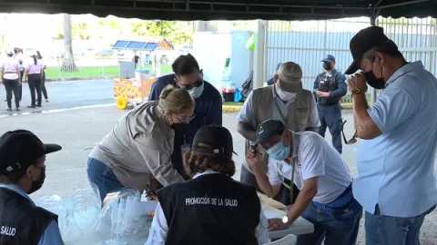 Detectan irregularidades en carnés de salud durante presentación de bandas en el Rommel