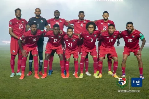 El Salvador madruga a Panamá en el primer tiempo  y tiene ventaja  0-1