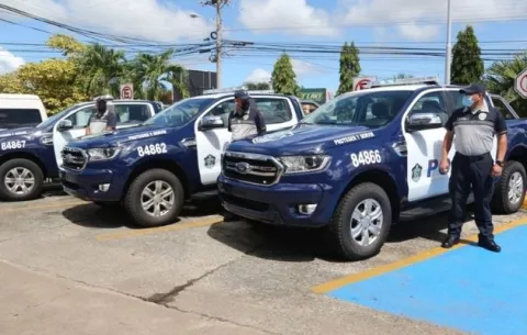 Ministro de Seguridad entrega patrullas para reforzar la seguridad en provincias centrales y San Carlos