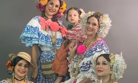 Lissette Condassin y sus hijas lucen polleras confeccionadas por familiares de la actriz: 'Un invaluable legado'