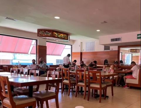 Minsa autoriza a los restaurantes a pedir el código QR o tarjeta de vacunación