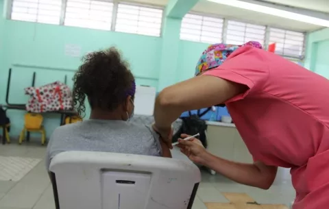 ¿Qué implica para Panamá tener a más del 80% de su población meta vacunada contra la covid-19?