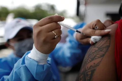 Panamá comienza a aplicar dosis de refuerzo contra la covid-19 a mayores de 18 años