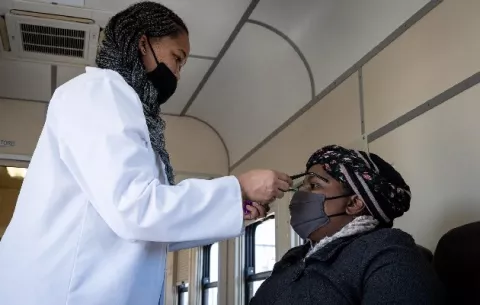 Sudáfrica detecta una nueva variante del coronavirus con múltiples mutaciones