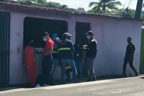 Comerciante asiático es herido de bala por delincuente en Puerto Escondido, Colón