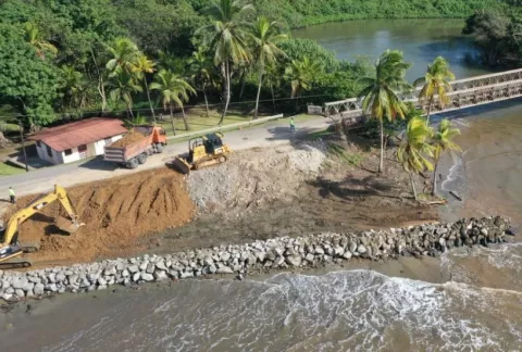 Mientras avanza arreglo de vía hacia Costa Abajo, en Río Gatún piden reparar puente 
