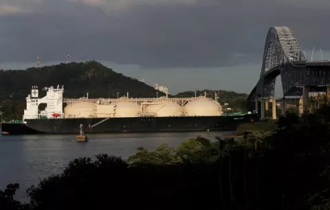 Canal de Panamá apuesta a portacontenedores y gasíferos para impulsar su crecimiento
