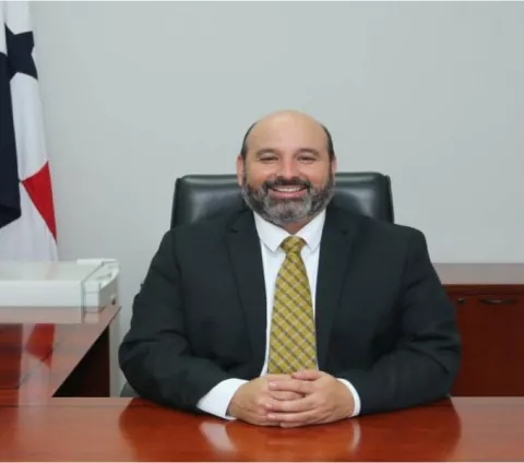 Los transportistas de Aguadulce denuncian acoso de la Autoridad del Tránsito  a favor del expelotero Carlos  Lee