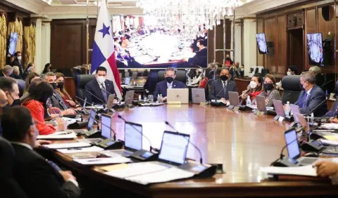 Panameños, cautelosos con renovaciones en el equipo del Gabinete