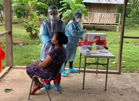 Continúan al alza los casos activos de covid-19 en Panamá