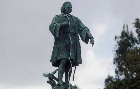 Declaran no viable la solicitud de abogado para eliminar a Cristóbal Colón del Himno Nacional