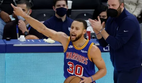 Curry y LeBron James hacen historia 