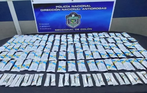 Incautan 298 paquetes de droga en France Field, Colón