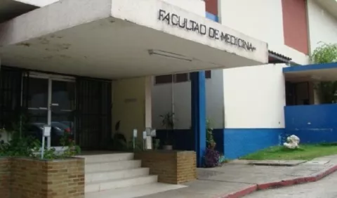 Sube el costo del examen final para nuevos médicos en la Facultad de Medicina de la Universidad de Panamá 