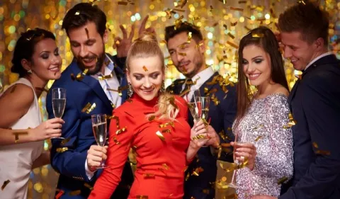 Fiestas de fin de año, una coyuntura para encuentros extraconyugales 