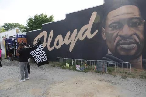 El expolicía que asesinó a George Floyd se declara culpable de violar sus derechos
