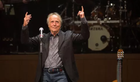 Joan Manuel Serrat iniciará su gira de despedida en la Gran Manzana