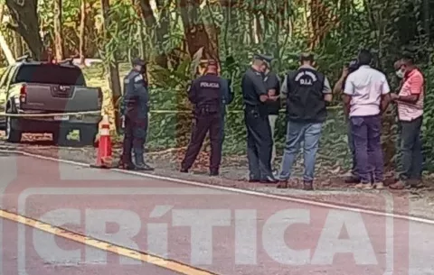 Encuentra sin vida a colombiano dentro de una camioneta en avenida Juan Pablo II 
