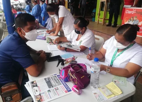 Covid-19: Minsa aclara que la tarjeta de vacunación oficial es la del PAI
