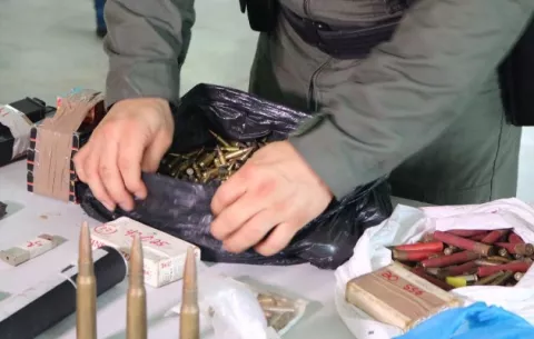  'Pacificando Mi Barrio' recolecta más de 80 armas y paga 27 mil dólares en vales en San Miguelito