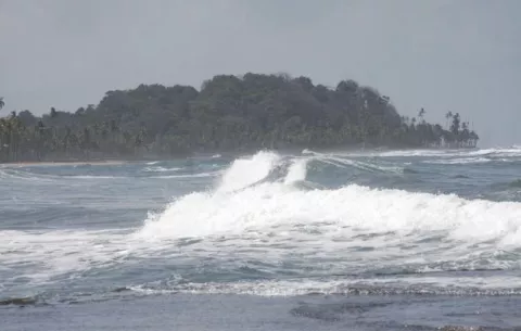Sinaproc mantiene aviso por oleajes y mar picado en el Caribe hasta el 14 de diciembre