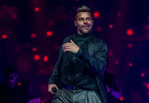 Ricky Martin festeja sus 50 años con 'la misma energía' y 'mejor que nunca'