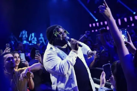 'Sech' se posiciona entre los 50 artistas más escuchados de Spotify