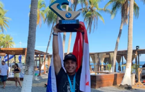Tao Rodríguez e Isauro Izzy Elizondo logran podio para el surf panameño en el extranjero