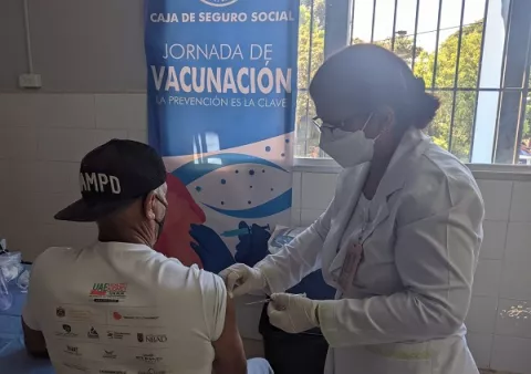 Hay 127 centros de vacunación contra la covid-19 habilitados: ¿Dónde están ubicados?