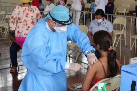 'Extraordinarios' resultados en vacunación ha tenido Panamá, asegura el  Ministerio de Salud