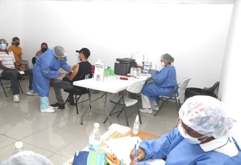 Unas mil personas ya se han inoculado con la dosis de refuerzo contra la covid-19 en San Miguelito