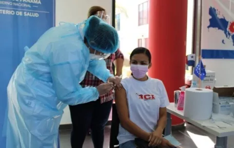 Minsa: Panamá alcanzó el 80% de la población vacunada con segundas dosis