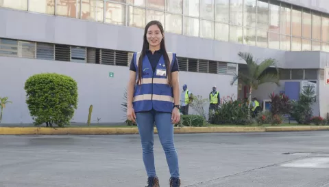 Día de las Madres: Wendy Castillo, auxiliar de llantas y combustible