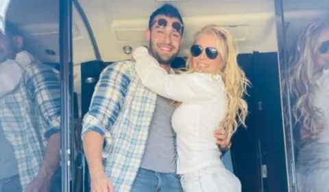 Britney Spears y Sam Asghari están cada día más enamorados