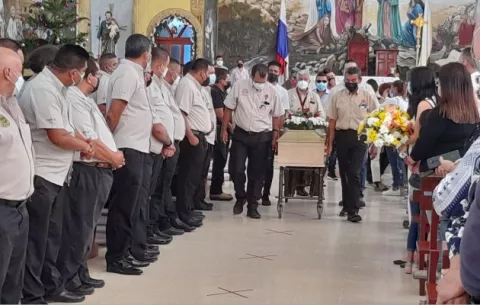 Familiares exigen justicia durante el funeral de taxista asesinado en Chiriquí