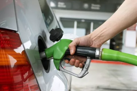Precio de la gasolina no se detiene en Panamá, este viernes aumentará