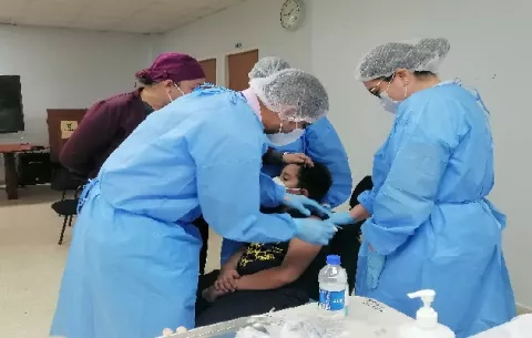 Avanza jornada de vacunación pediátrica y de refuerzo en Herrera 