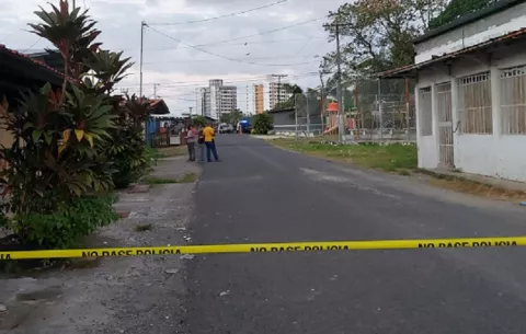 Un muerto y dos heridos deja balacera en la barriada Sagrada Resurrección en Colón