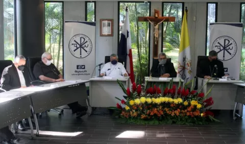 Iglesia católica: 'Hay que hablar menos y actuar más'