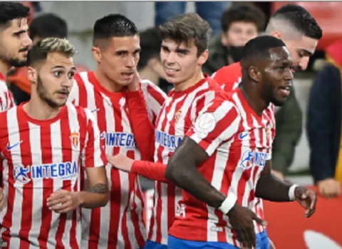 Sporting Gijón con 'Puma' Rodríguez elimina al Villarreal en Copa del Rey