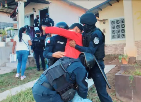 Desalojan por ocupación ilegal a unas 200 familias en barriada de La Chorrera 