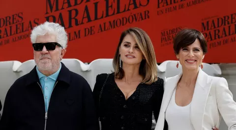 Pedro Almodóvar, en la lista de nominados a los premios César por su película 'Madres paralelas'