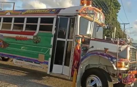 Unos 19 menores de edad fueron sorprendidos en estado de embriaguez en un 'diablo rojo'