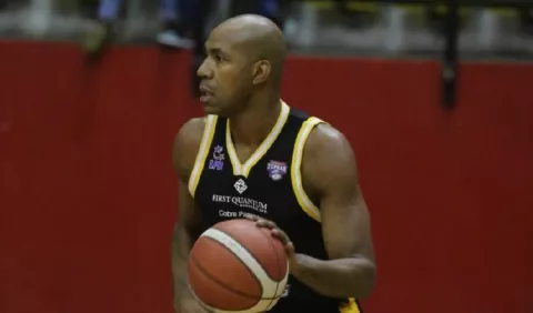 Michael Hicks y Ernesto Oglivie, listos para defender al Trouville en Uruguay