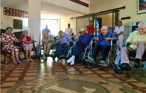 Mides restringe vistas de familiares a adultos mayores en casas hogares
