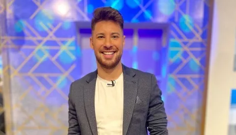 Miguel Melfi debuta como presentador del reality 'La Nueva Estrella' de 'En Contacto' 
