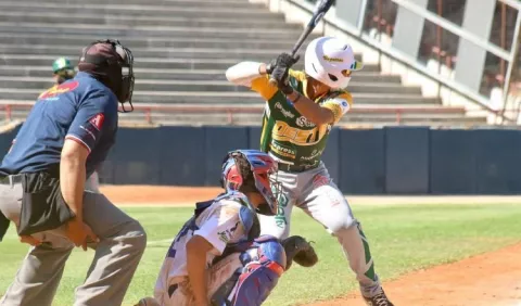 Panamá Oeste y Ángel Sevillano sufren, pero se imponen a Colón en el béisbol juvenil